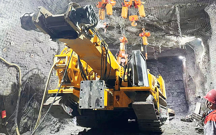 掘進磷礦！徐工XTR7/360掘進機點磷成金