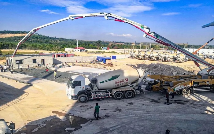 中柬同心，共建未來！徐工“智造”賦能柬埔寨基建