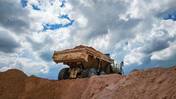 大展身手，徐工“礦山越野王”征戰(zhàn)東南亞