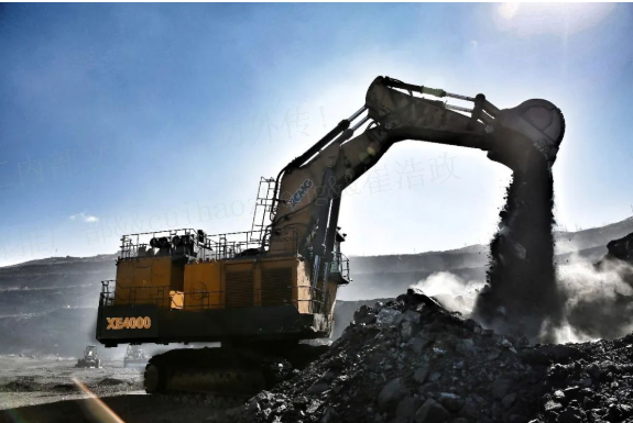 近5萬小時高效出勤！徐工XE4000液壓鏟受礦區(qū)高度贊揚！